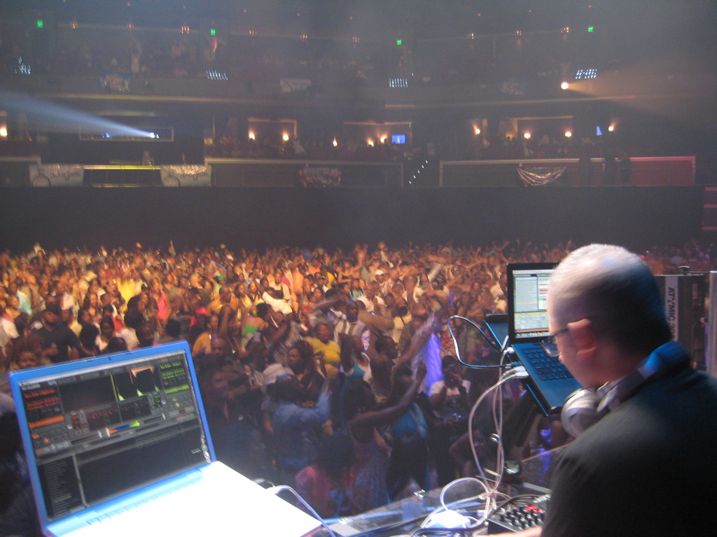 Scott Smokin' Silz DJing for a packed crowd at The Venue Horseshoe Casino